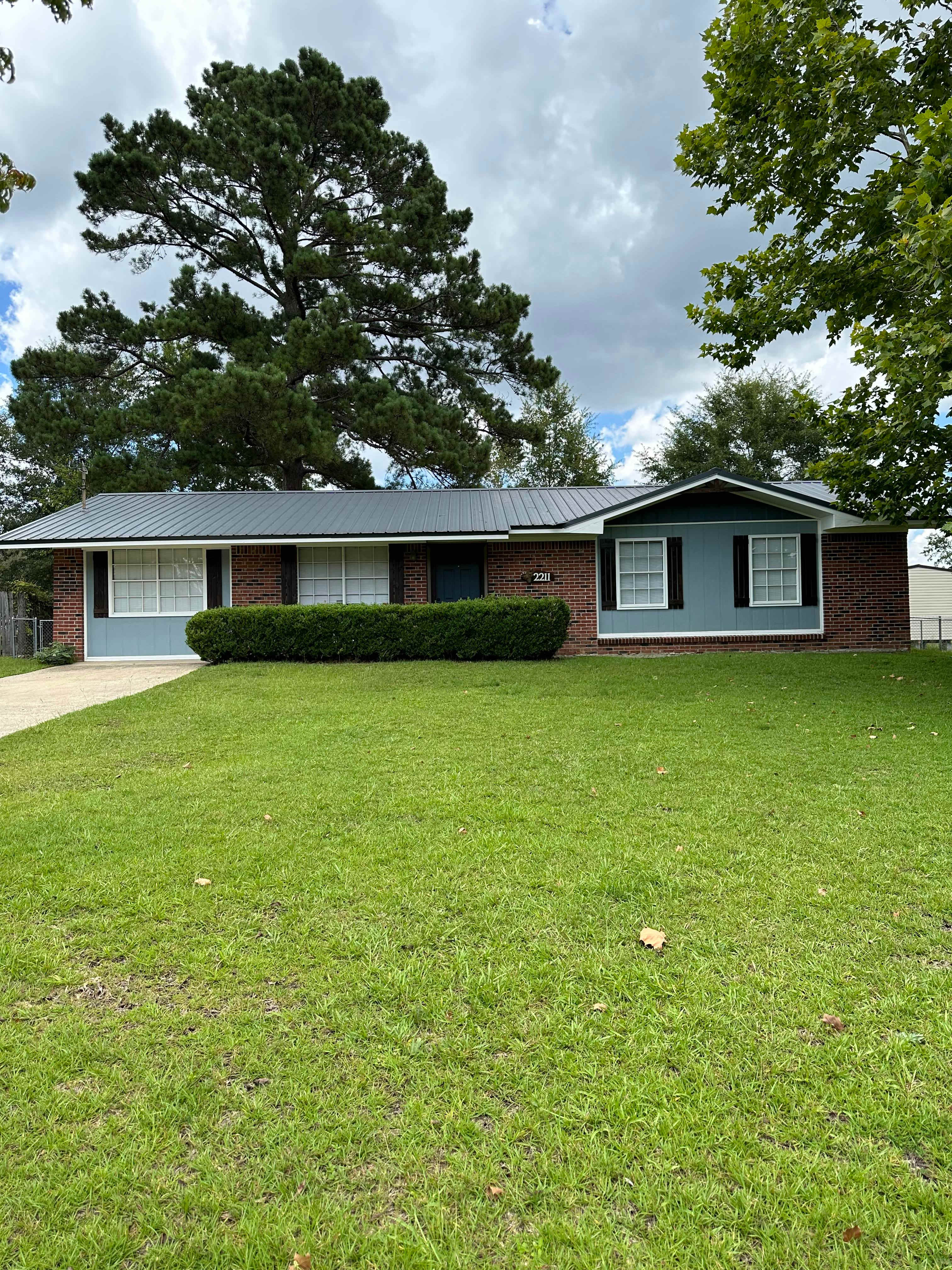 2211 Shannondoah Drive – photo 1