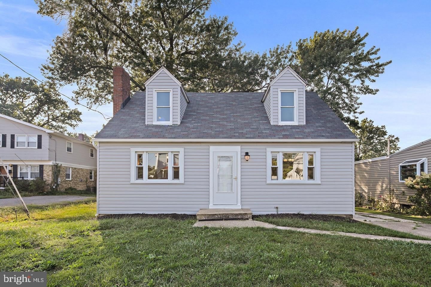 423 INGLESIDE Avenue – photo 1