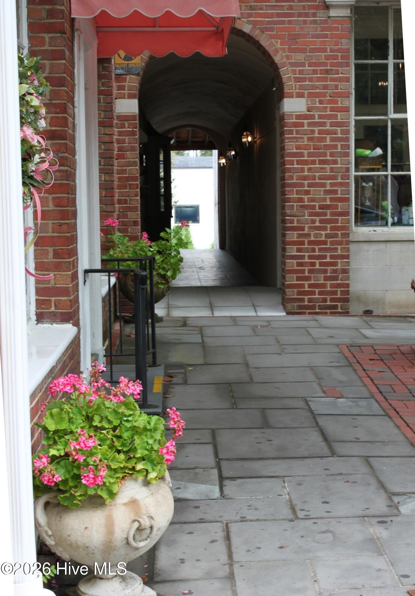 124 NW Broad Street – photo 1 of 11