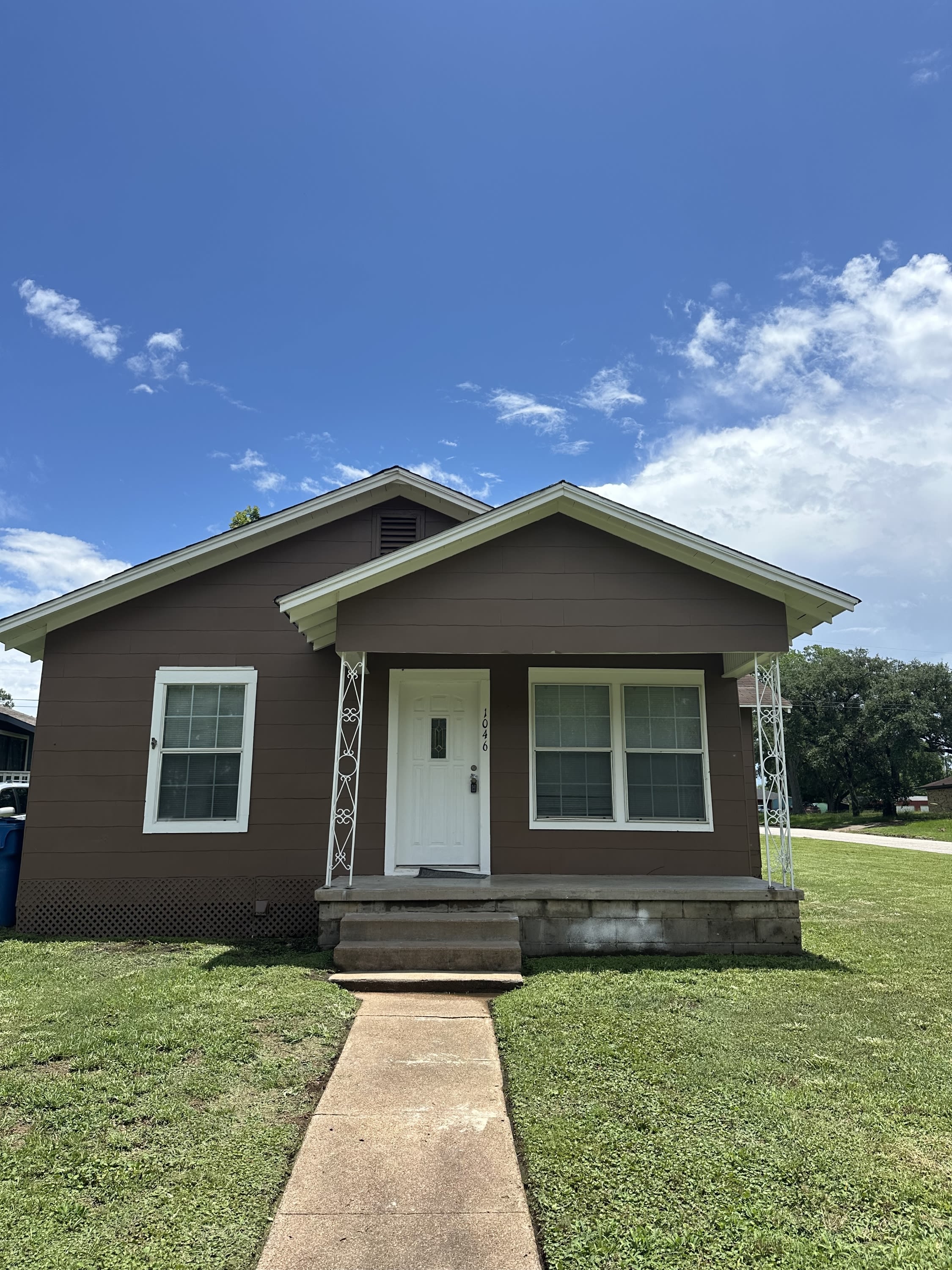 1046 15th Street – photo 1 of 7