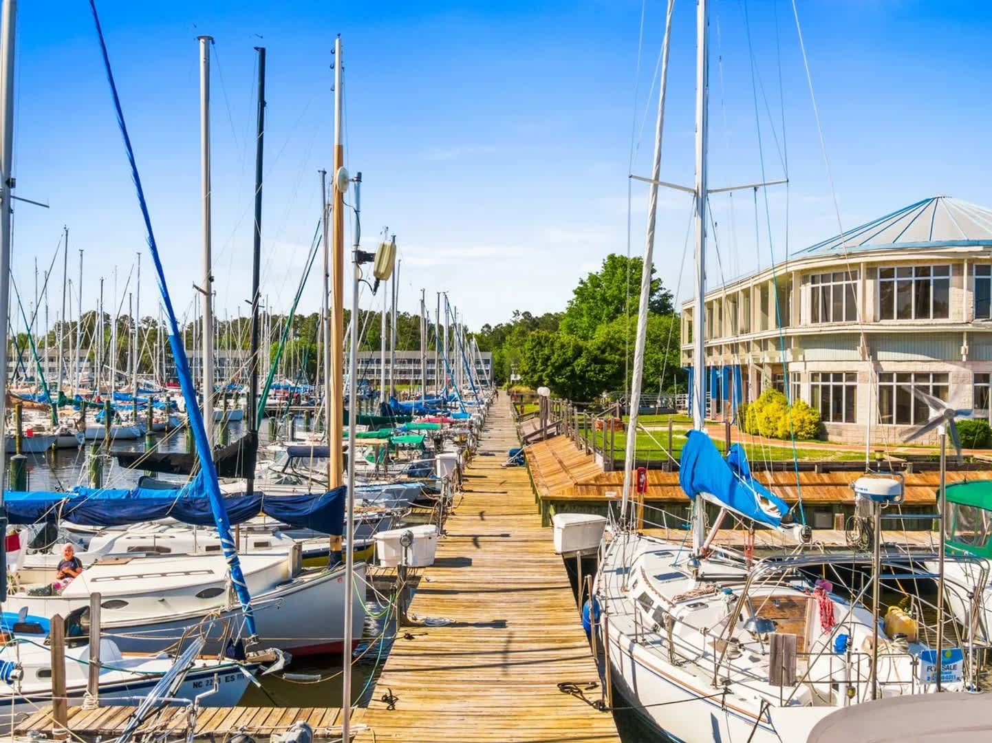 Resort-Style Waterfront Living in Fairfield Harbour! * Beautiful 1BR Condo in Marina Community! – photo 1 of 13
