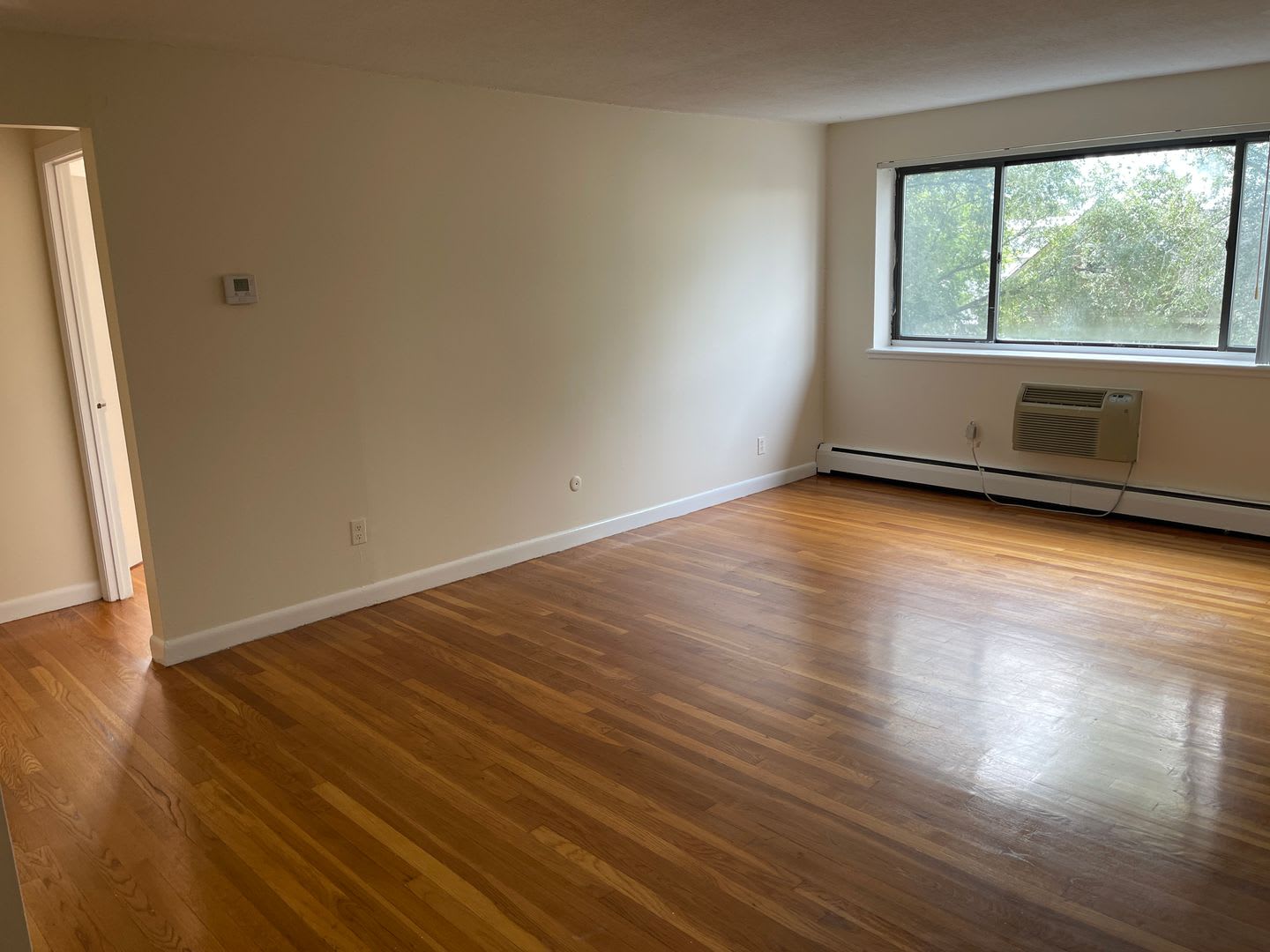 FREE MONTH Modern 1st floor sunny b2 ed Parking Included, Heat Hw Inc 1 FREE MONTH no LEAD PAINT – photo 1