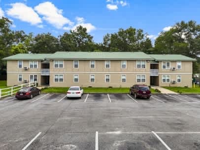 880 Deerwood Lane – photo 1 of 11