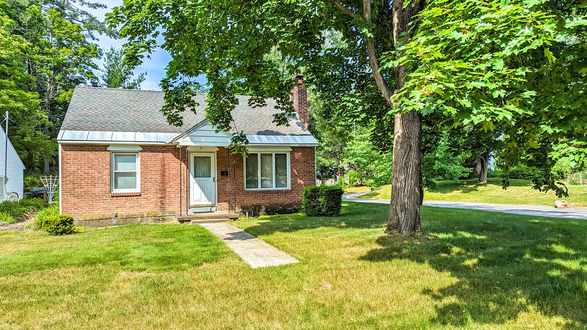3 Bd 1 5 Ba Guilderland Schools – photo 1 of 52
