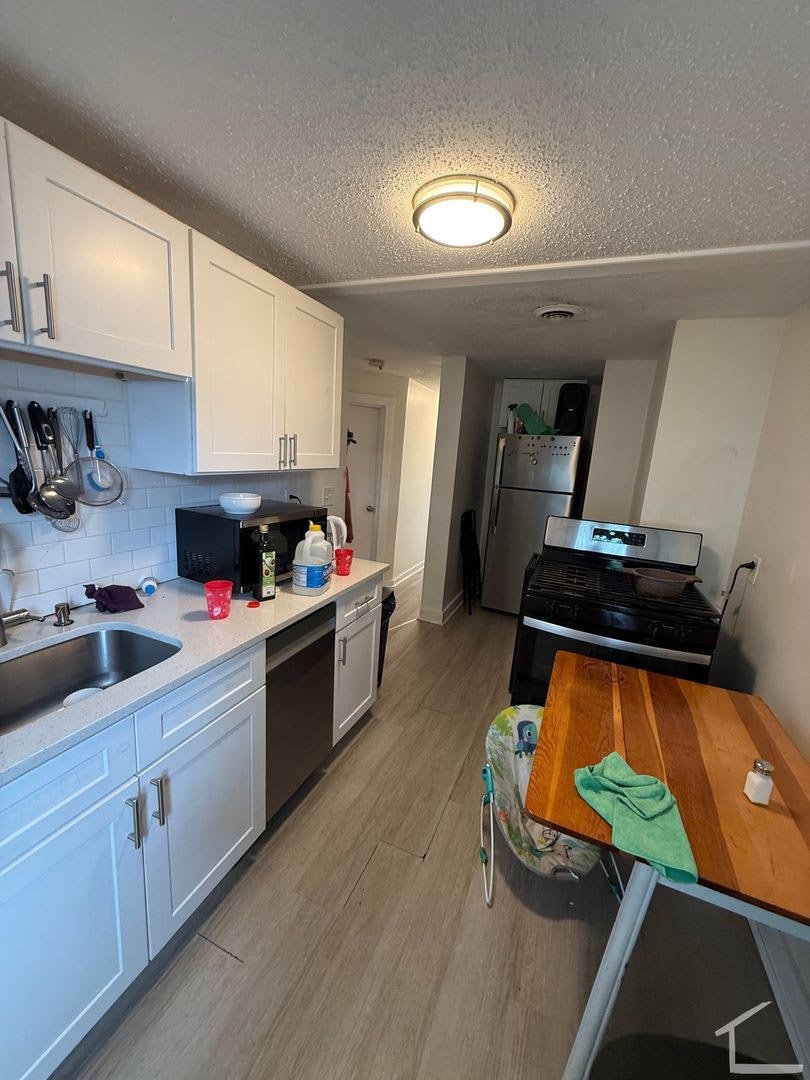 3bed with living room in Allston. – photo 1