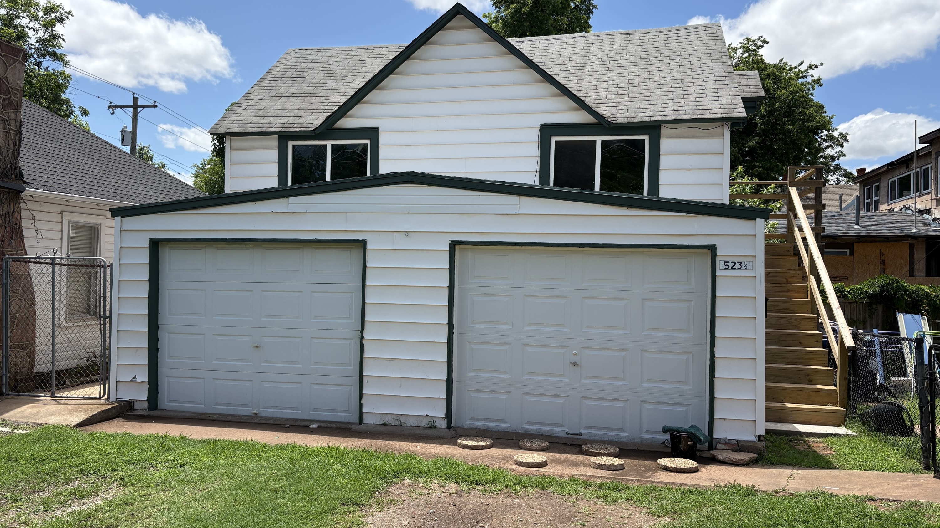 523 E Harrison – photo 1 of 21