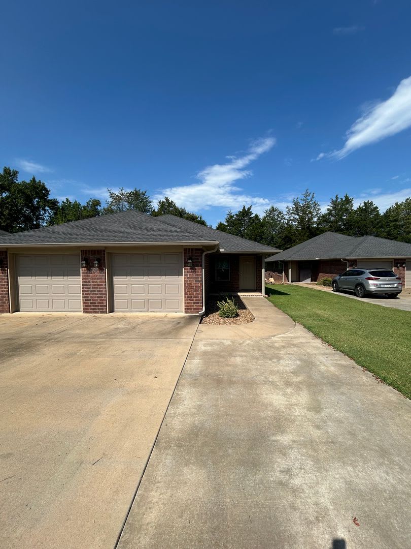 103 Sequoya Dr. A &amp;amp; B – photo 1 of 17