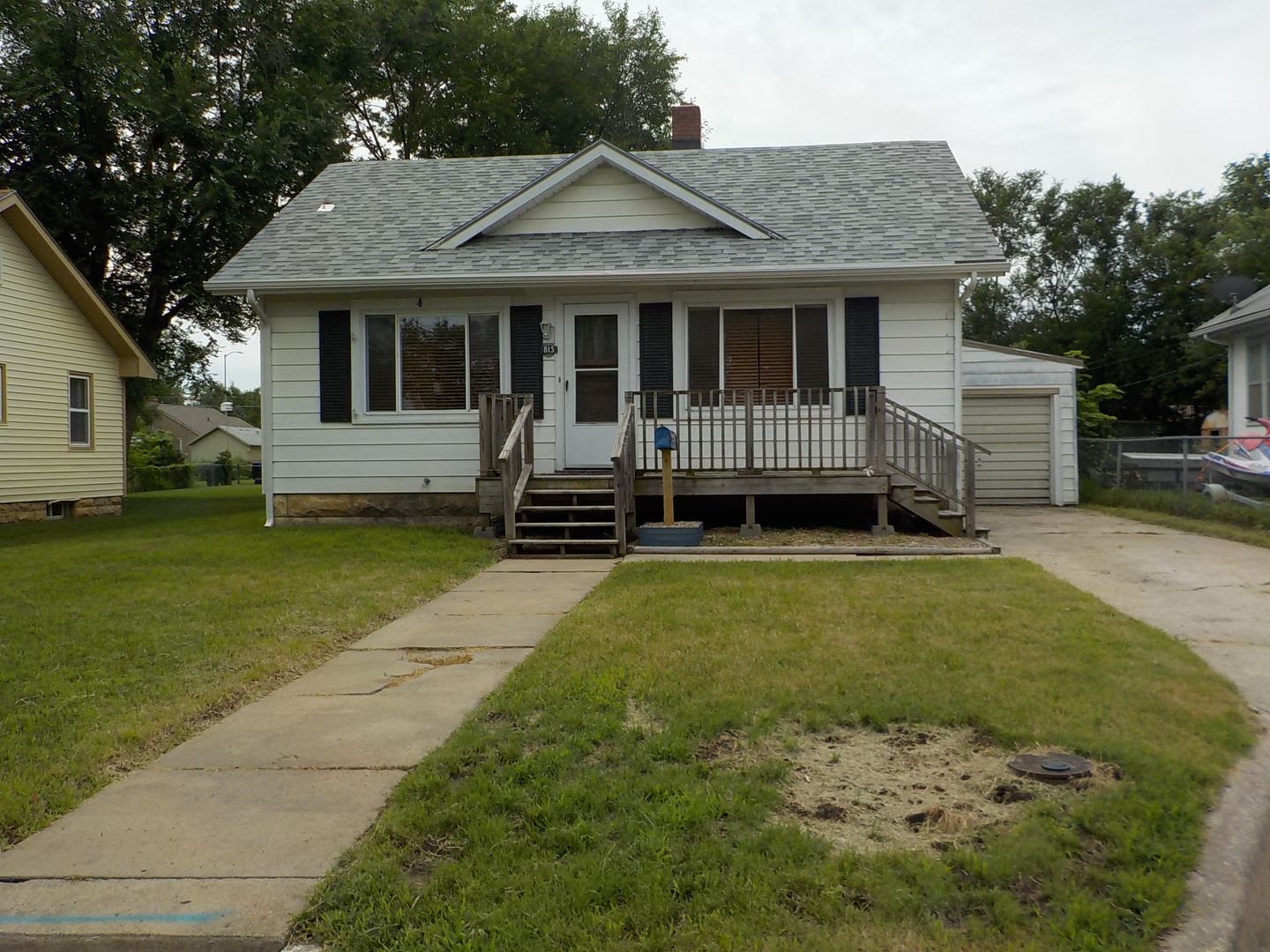 815 W 7th Street – photo 1 of 18