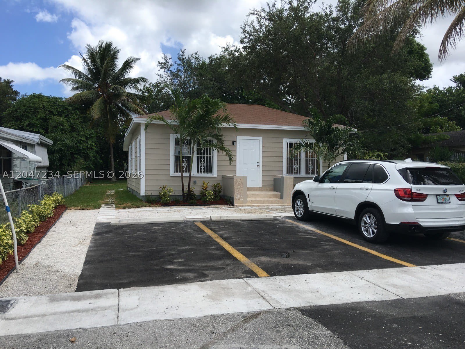 32 NE 169th St – photo 1 of 20