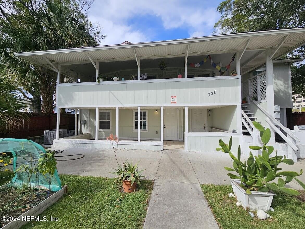 925 PHILLIPS Street – photo 1