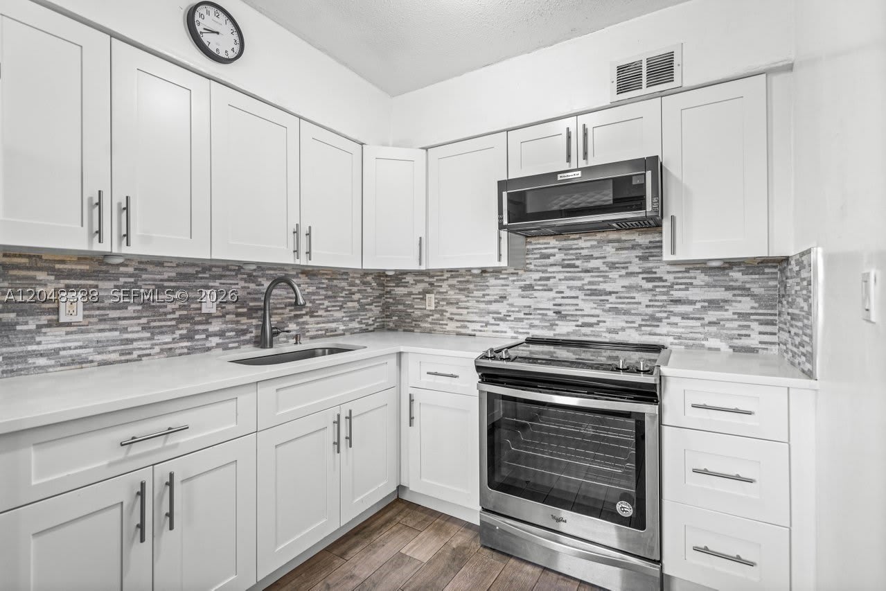260 NW 19th St – photo 1
