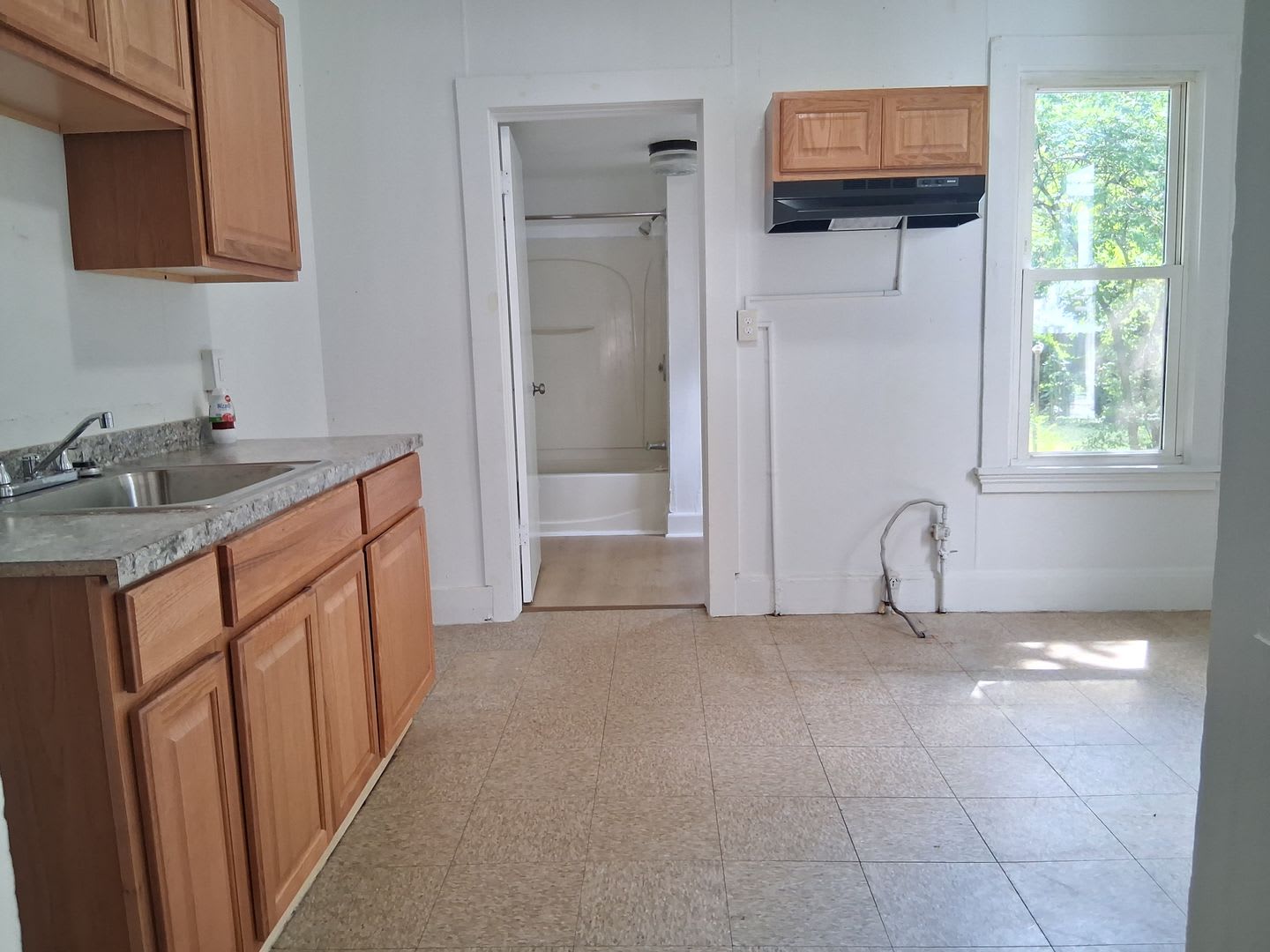 Spacious 3 Bedroom House FOR RENT in Bridgeton $1650 – photo 1 of 23