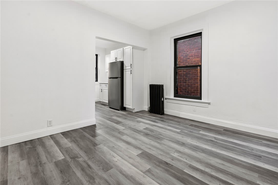 408 E 6th Street – photo 1