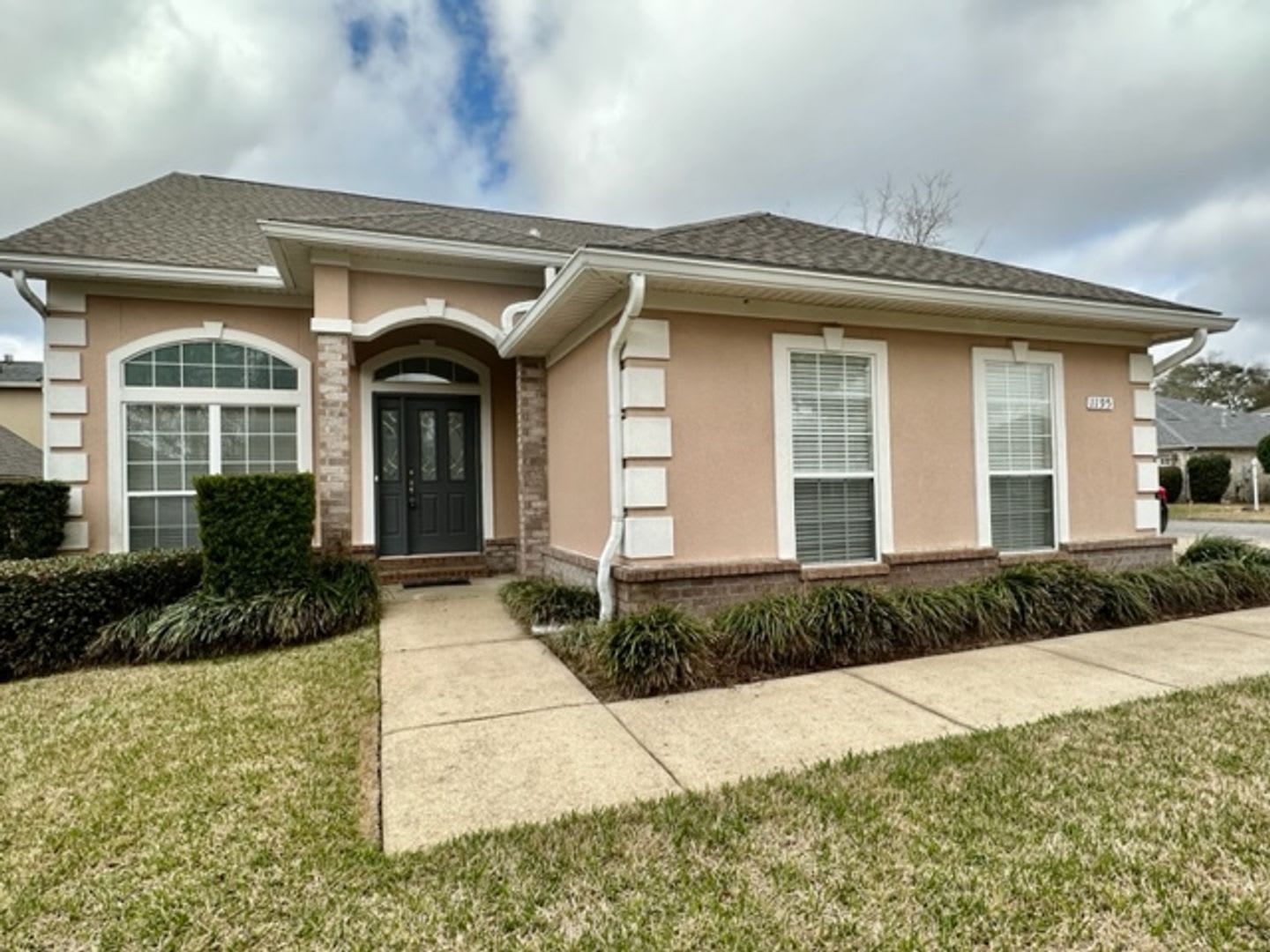 Nice 4 bedroom home for rent including yard & pest services! – photo 1