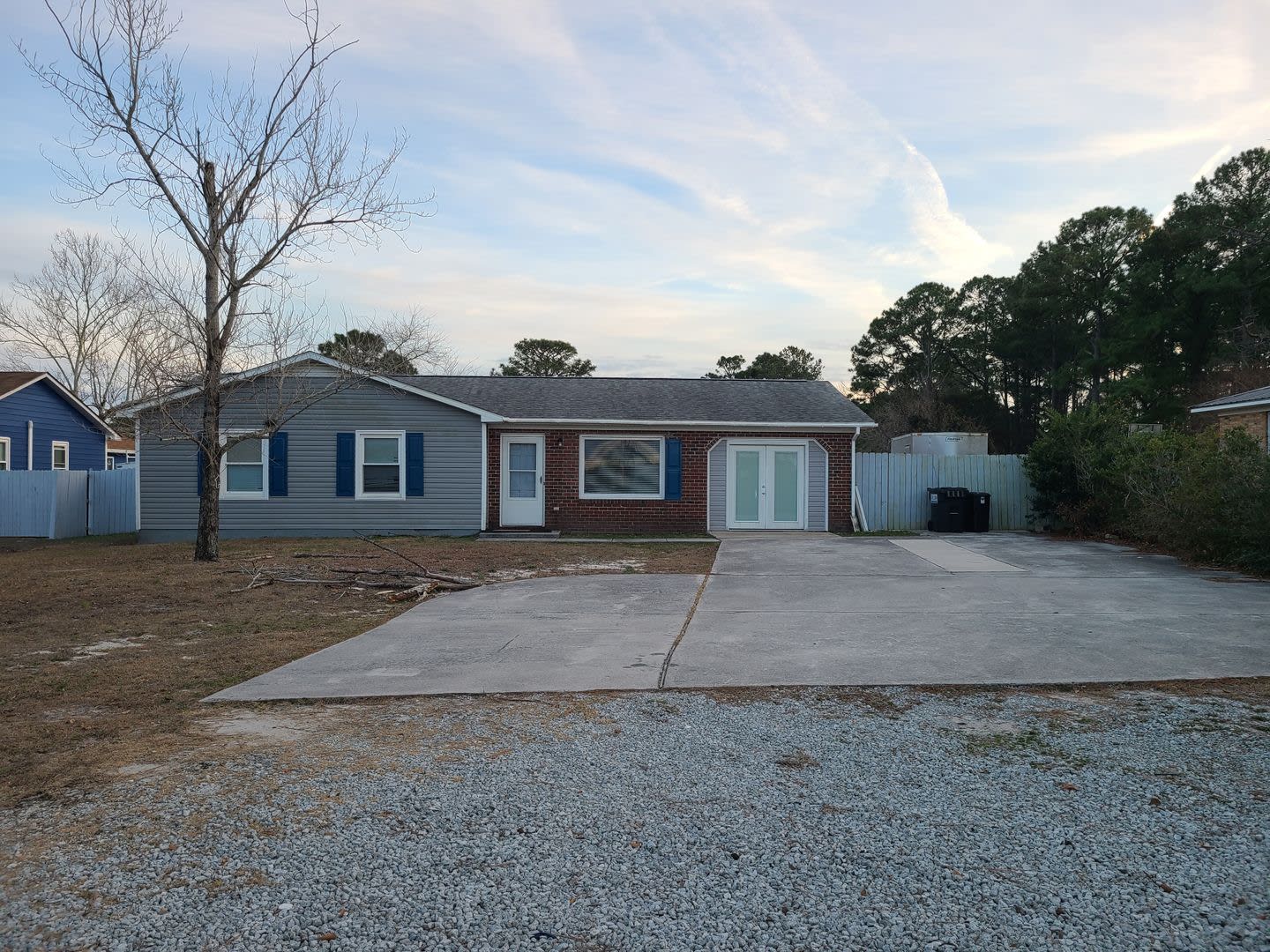 3 bedroom, 2 bath unfurnished home – photo 1