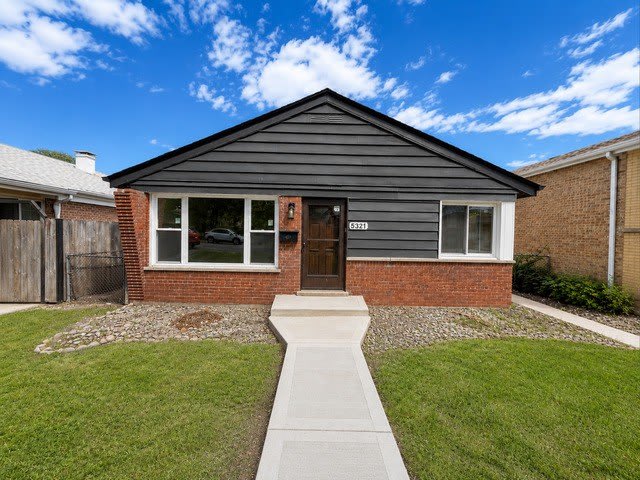 5321 S Kostner Avenue – photo 1