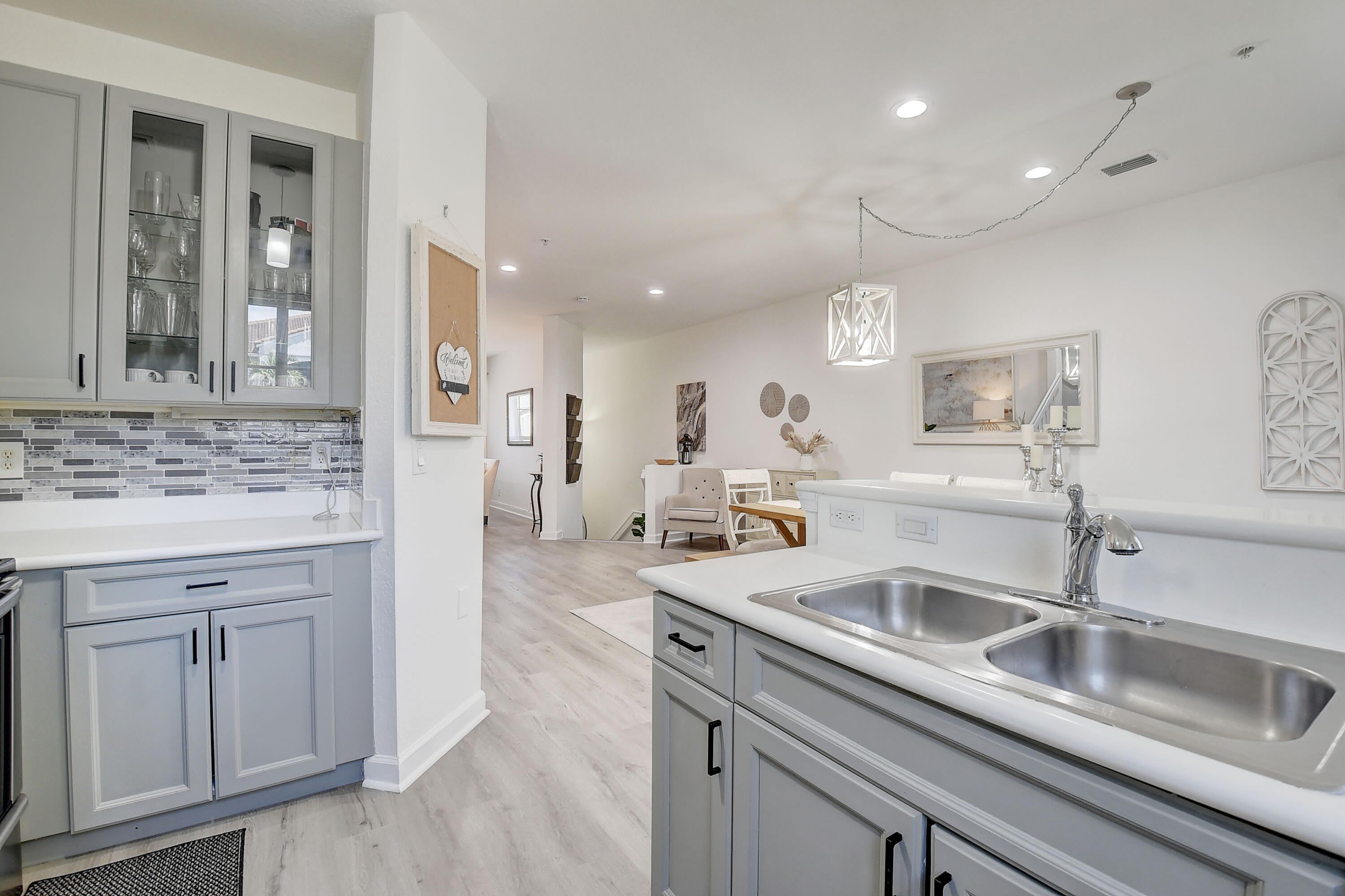 525 Bayfront Drive – photo 1 of 41