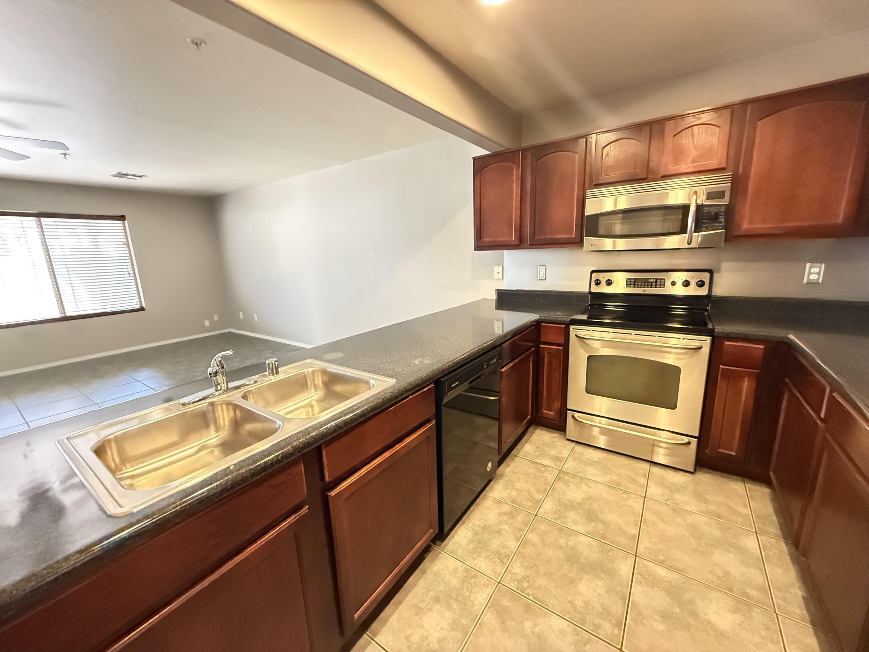 16015 N 30th St #123 – photo 1