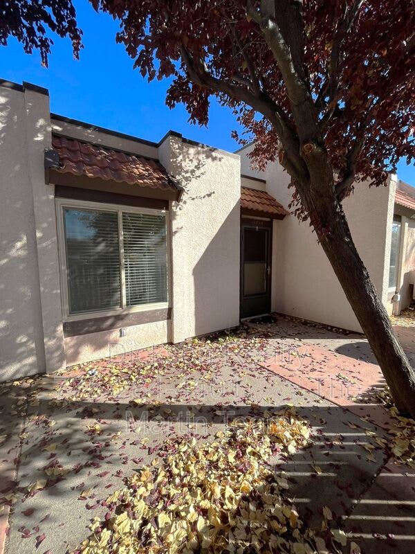 1005 Baywood Drive – photo 1
