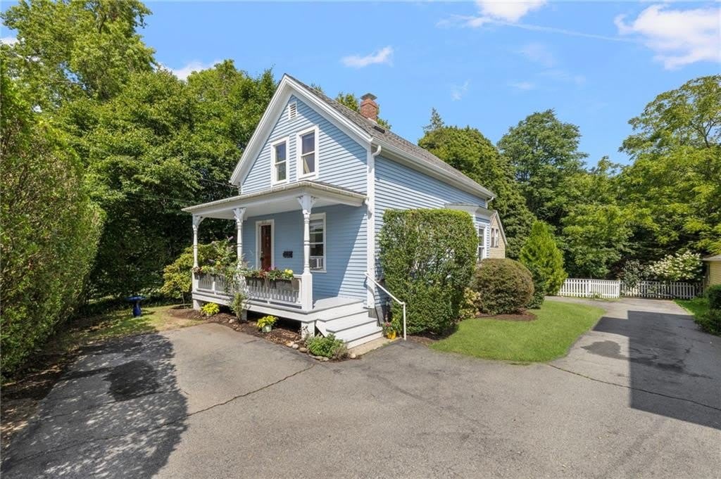 272 Boulevard – photo 1 of 47