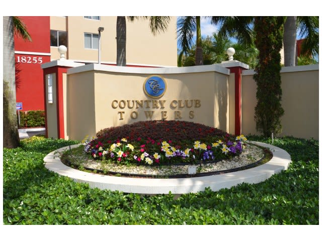 Country Club Towers – photo 1