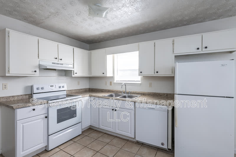 8367 Warren Dr – photo 1 of 277