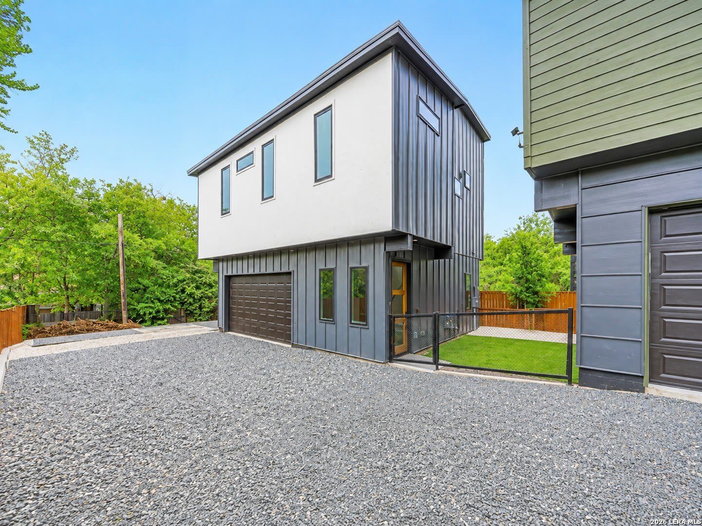 108 Vine St – photo 1