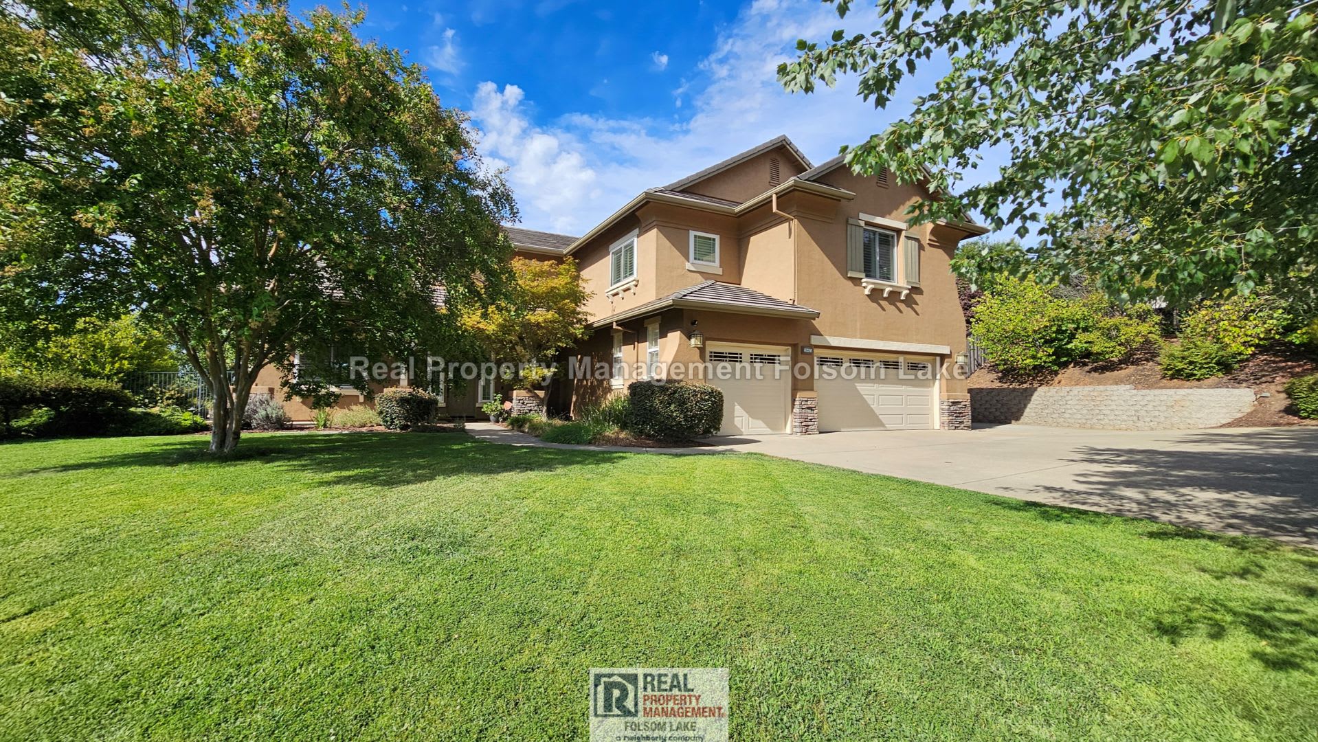 Spacious 5-Bedroom 3-Bath Plus Bonus Room with Pool, Spa &amp; Scenic Views – photo 1 of 43