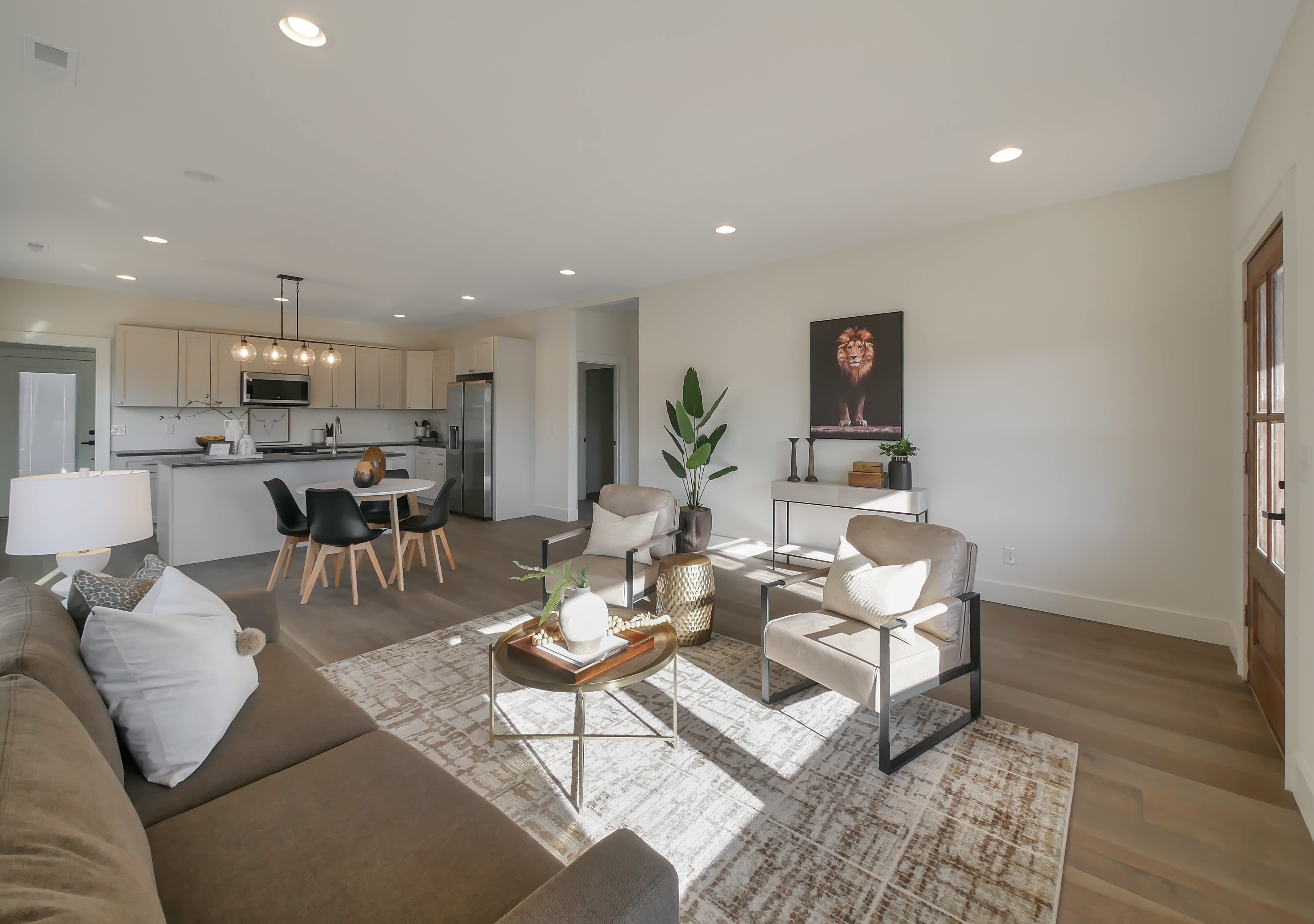 118 Sunset Dr – photo 1 of 8