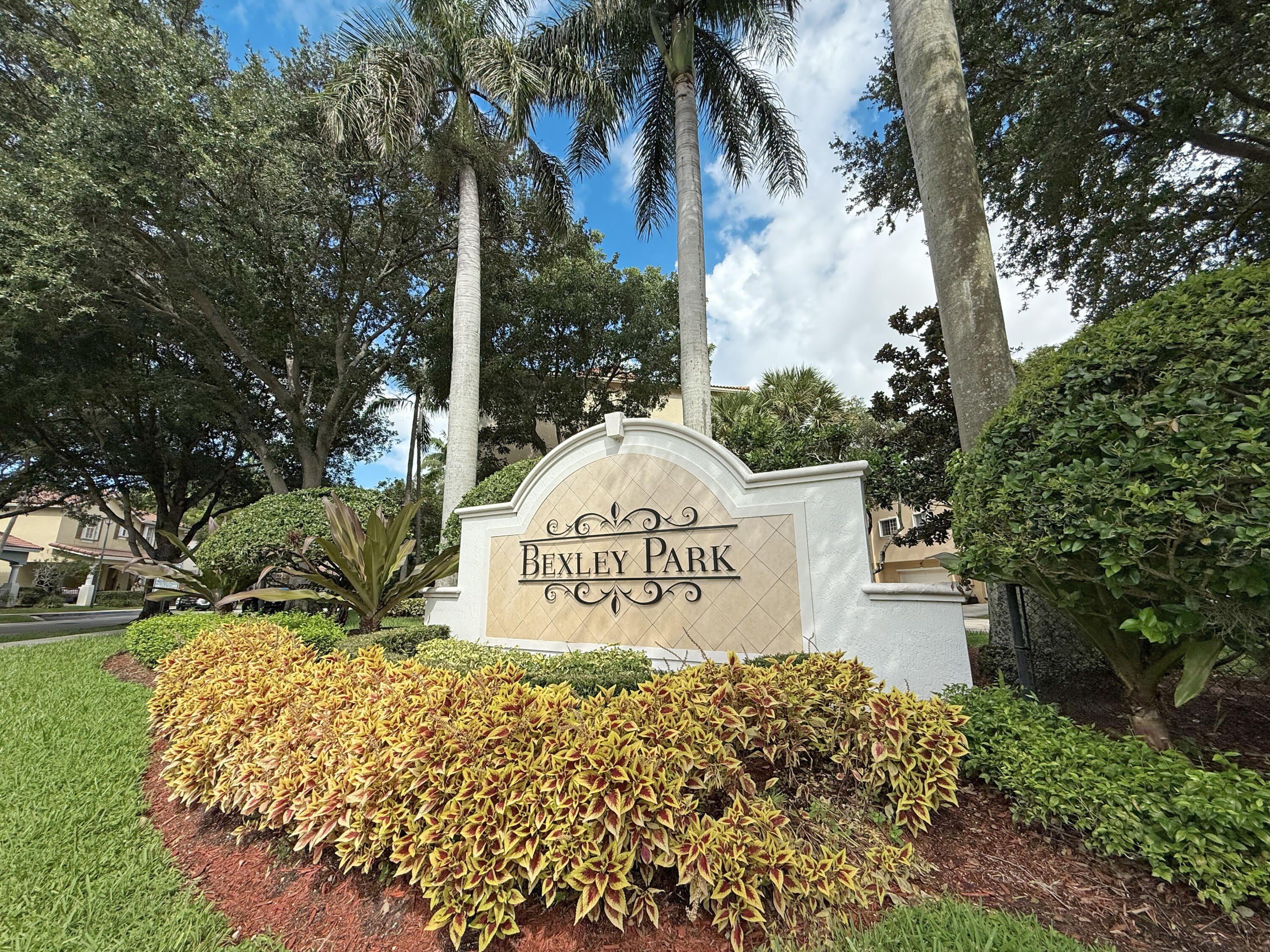 4533 Highgate Drive – photo 1