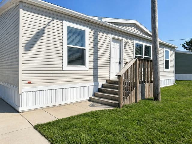 1442 Center Dr – photo 1 of 8