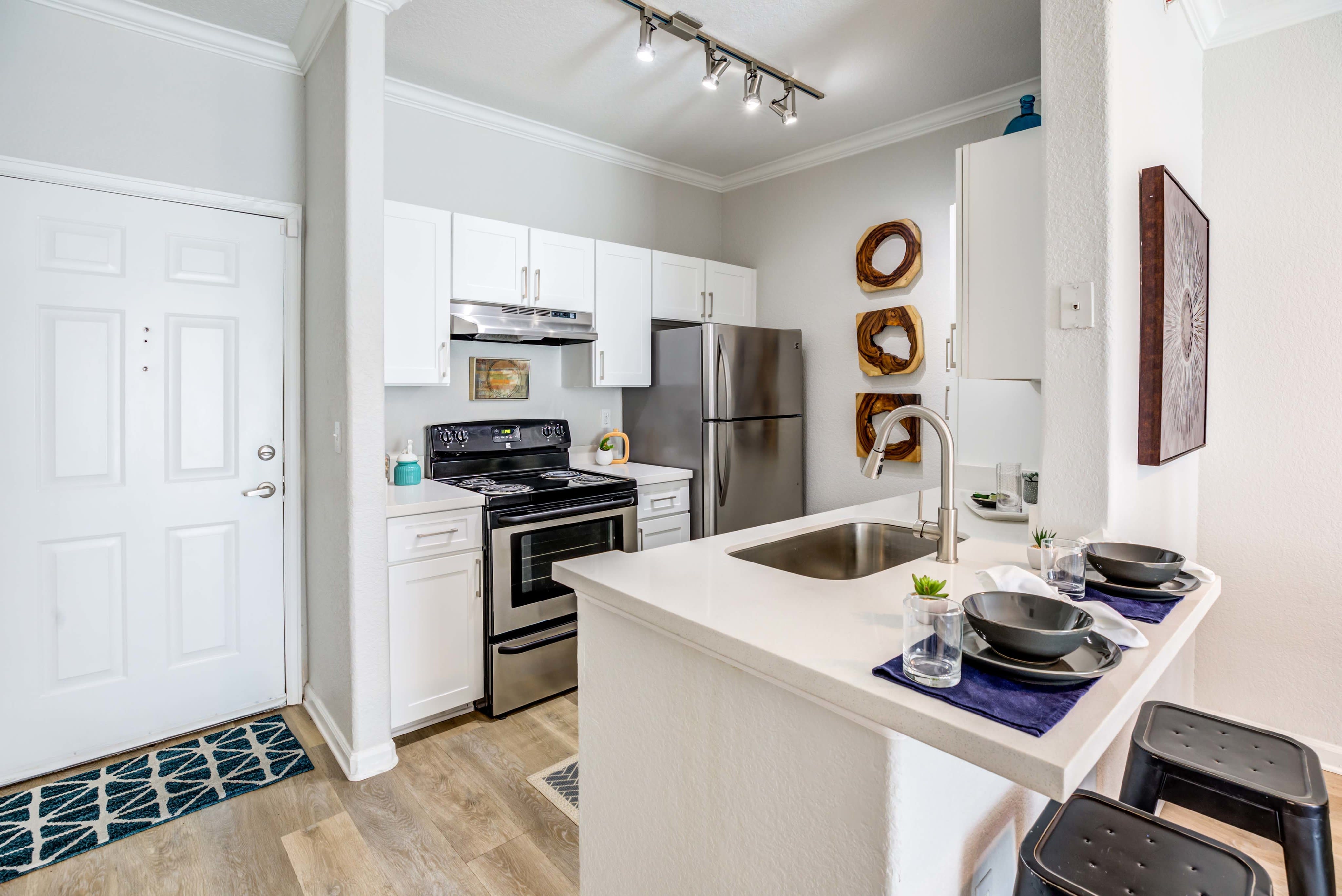 Avana Eastlake – photo 1