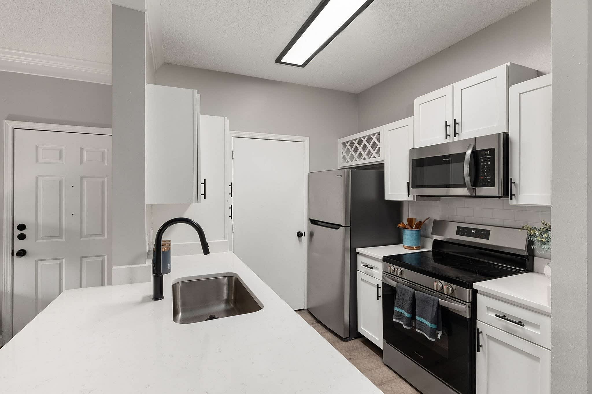 Avana Creekside – photo 1