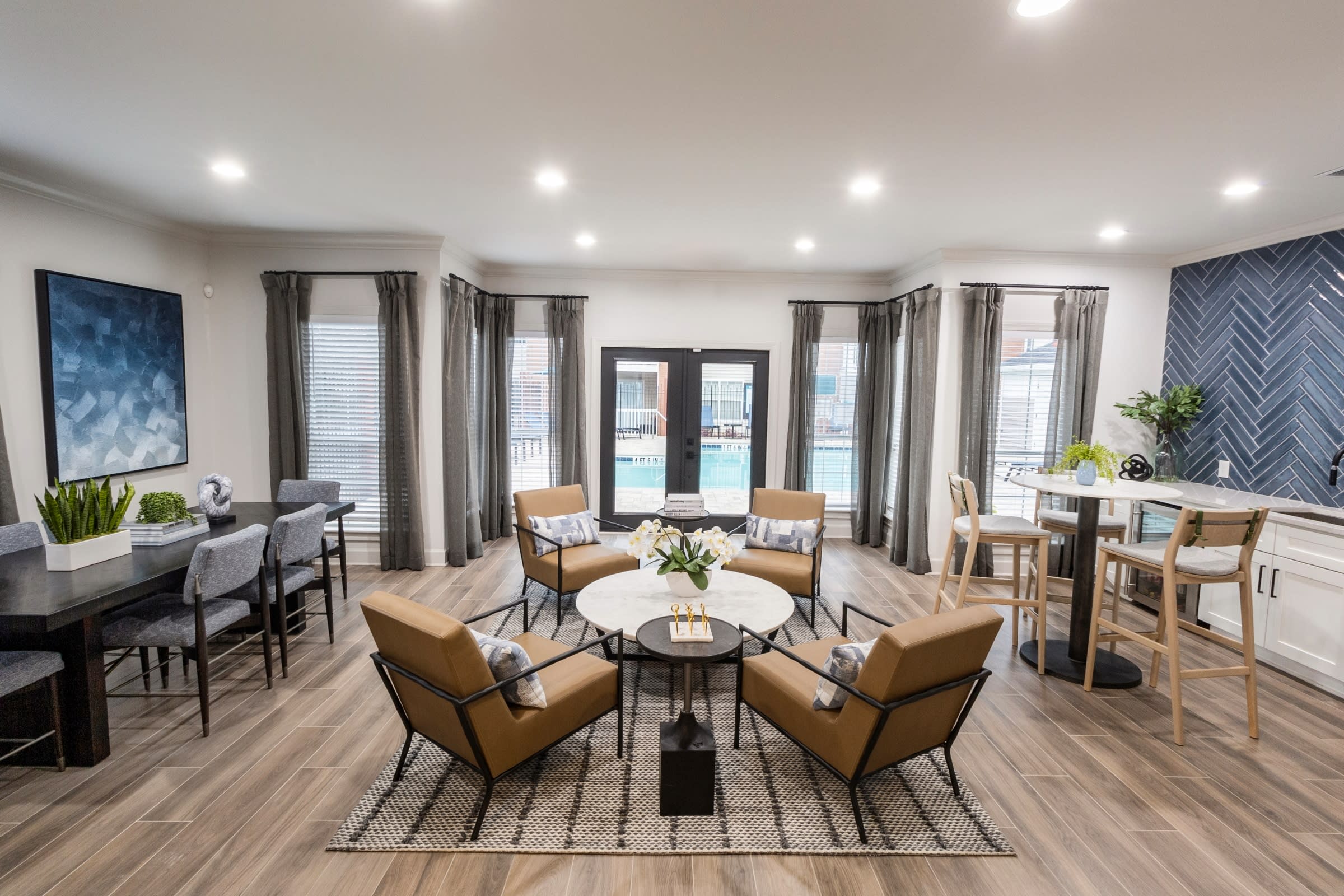 Avery Glen Luxury Apartments – photo 1