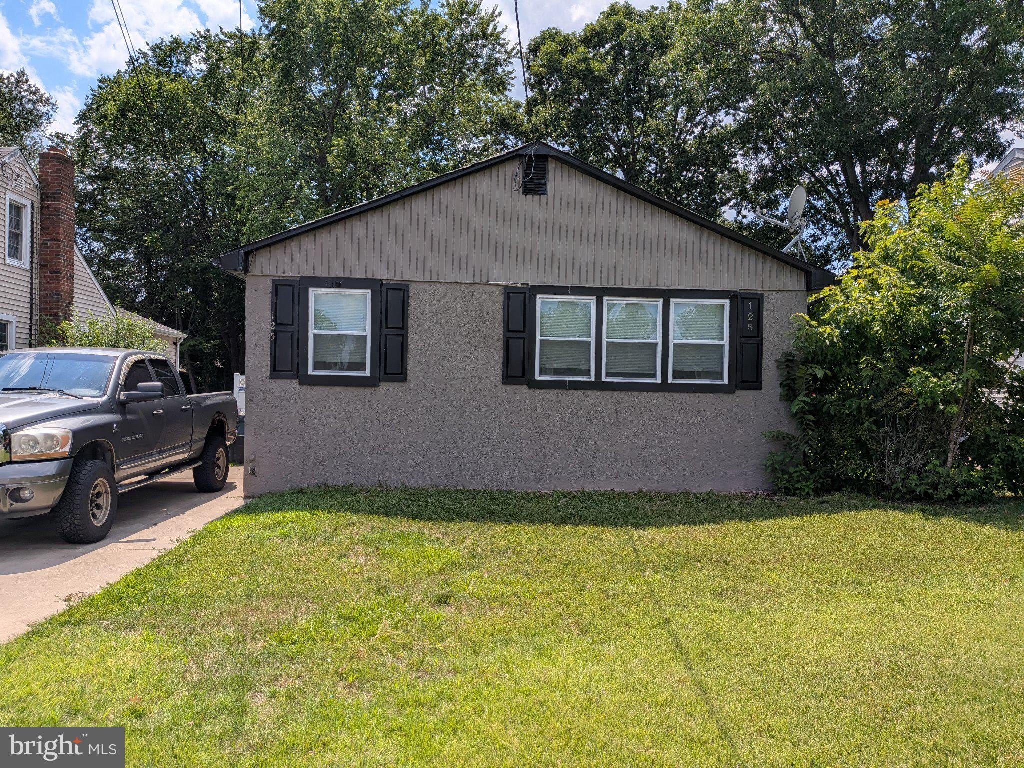 125 ORCHARD Avenue – photo 1 of 5