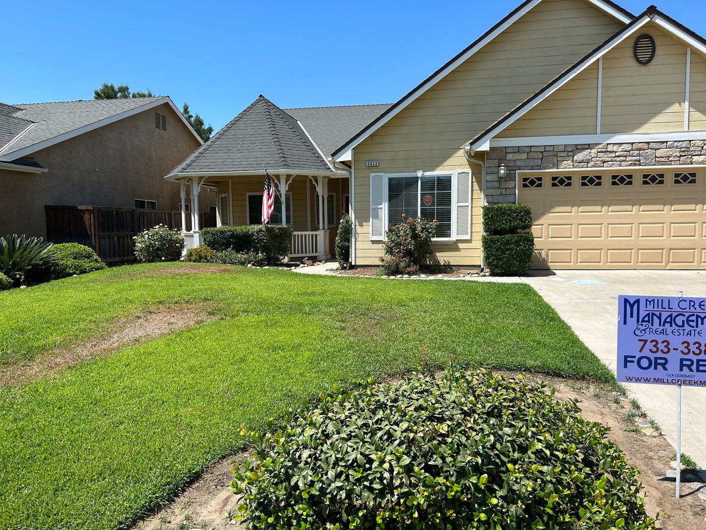 Beautiful 4 Bed 2 Bath Home in North West Visalia off Akers & Riggin! – photo 1