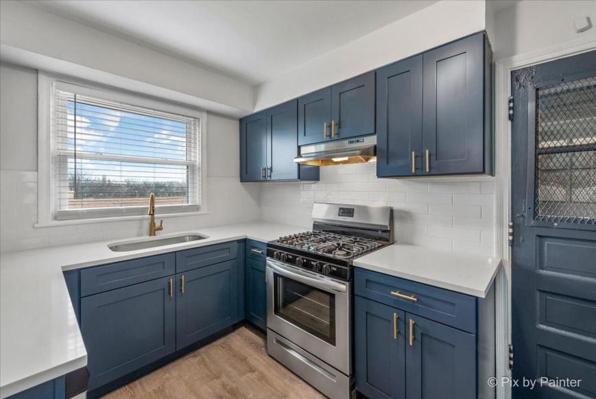 2721 West Berwyn Ave – photo 1