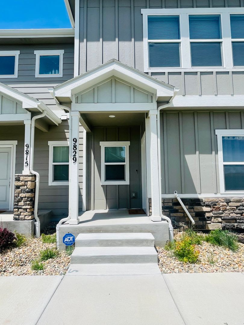 Gorgeous Townhome Move In Special – photo 1 of 178