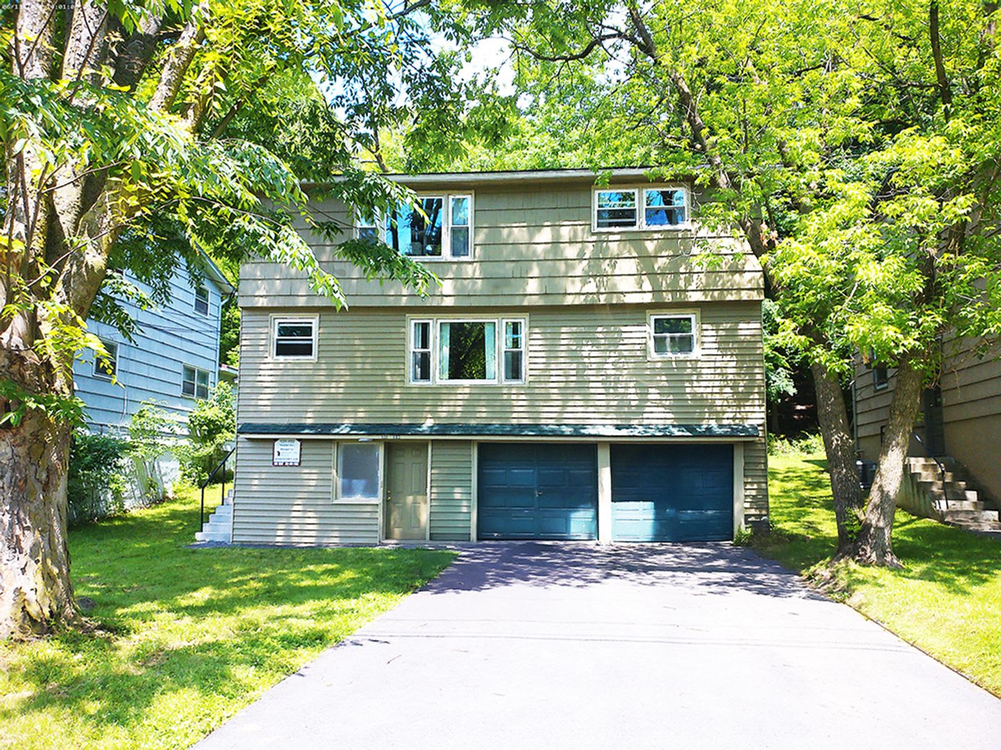 131 Houston Ave Avail 7 1 27 3 Bedroom With New Kitchen Bathroom And Hardwood Floors – photo 1 of 138