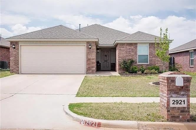 2921 Thompson Farm Lane – photo 1 of 10