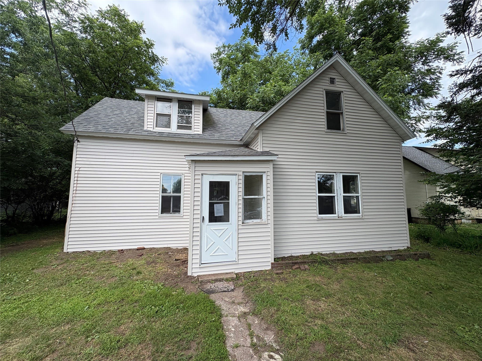 1809 6th Street E – photo 1 of 13