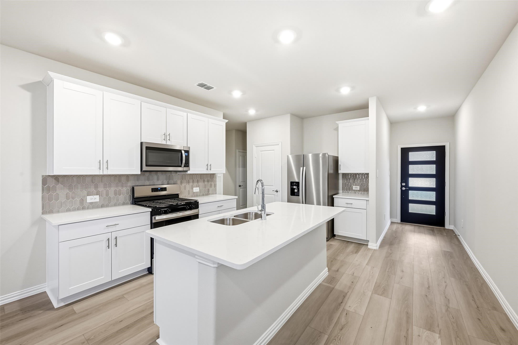 523 Blanton Street – photo 1