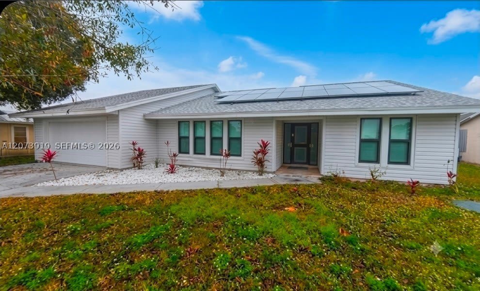 333 NE Greenbrier Ave – photo 1