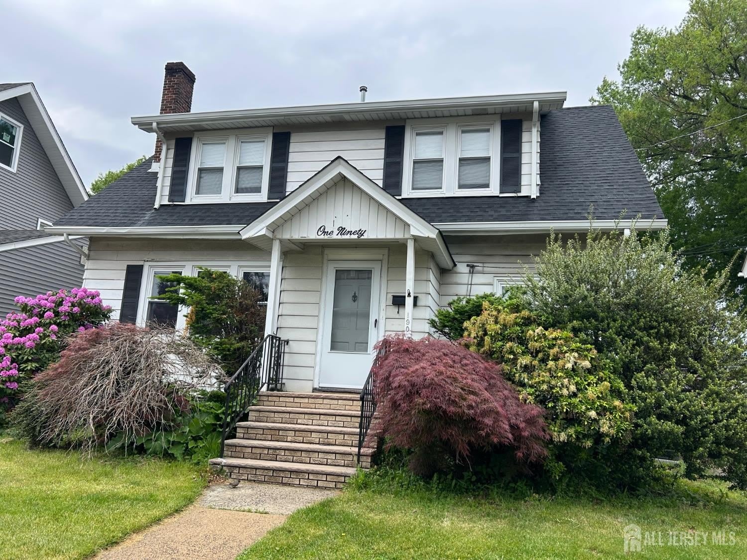 190 Green Street – photo 1 of 23