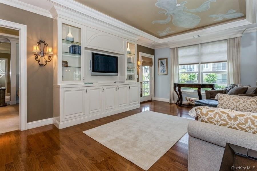 1105 Roosevelt Way – photo 1 of 20