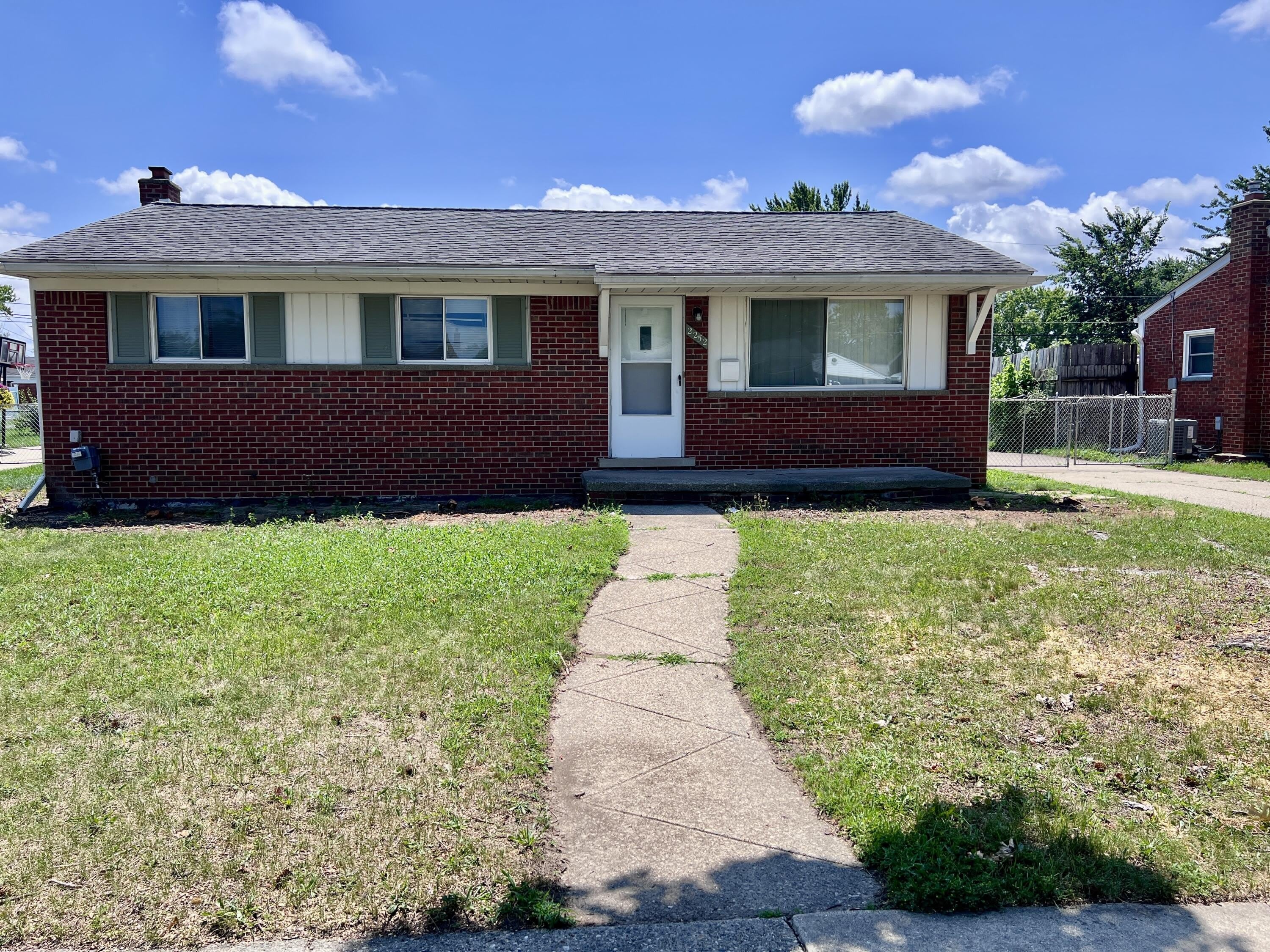 2252 Winston Drive – photo 1 of 196