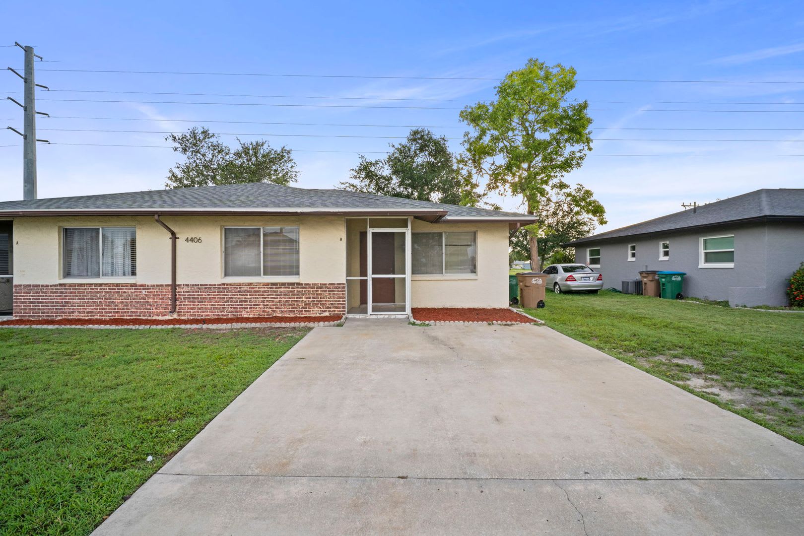 Beautiful 2 Bedroom 2 Bathroom Apartment Perfectly Located In Cape Coral – photo 1