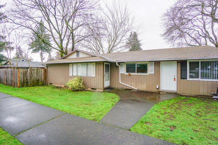 2915 East 33rd Street – photo 1