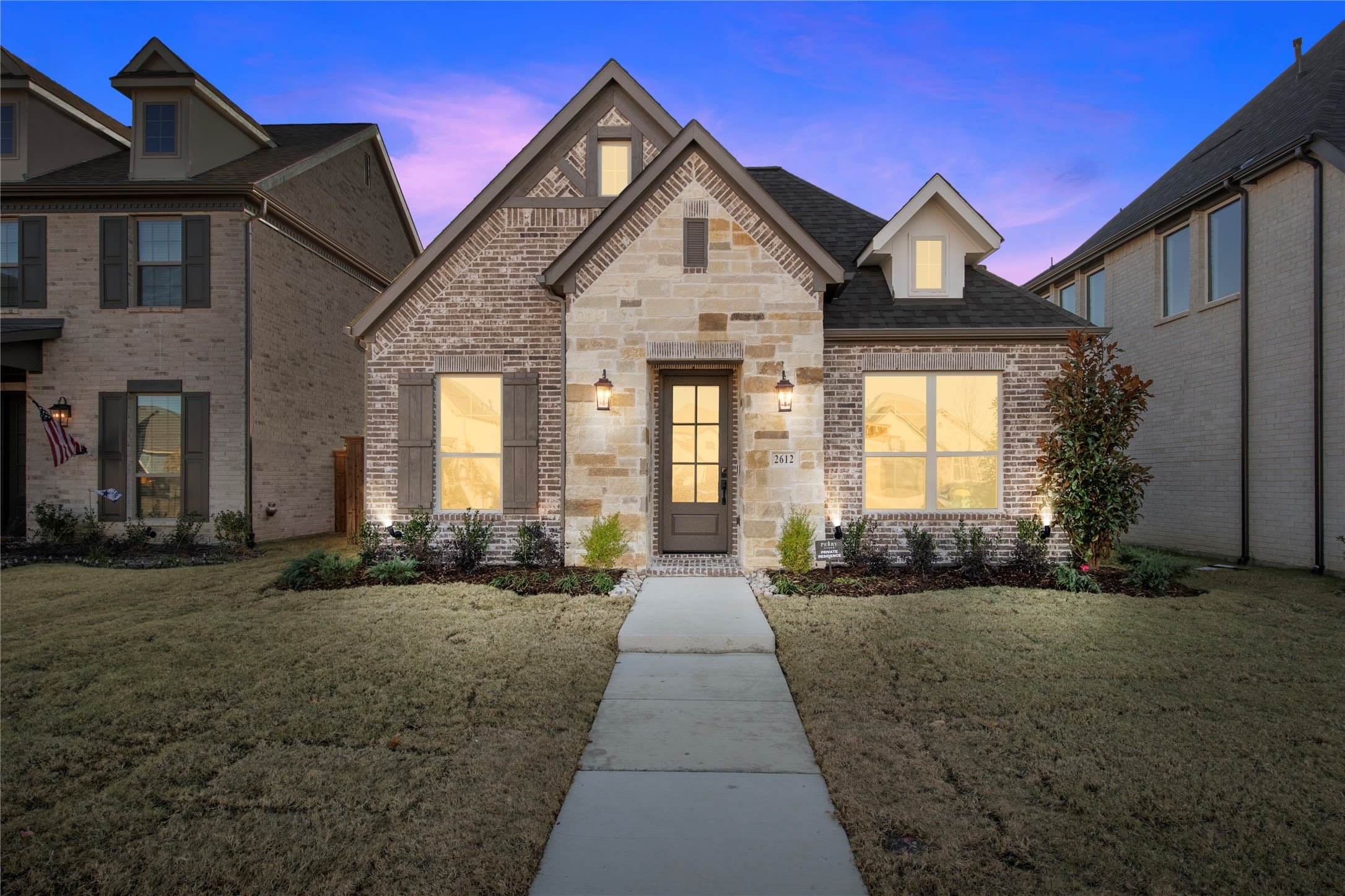 2612 Griffith Mews – photo 1