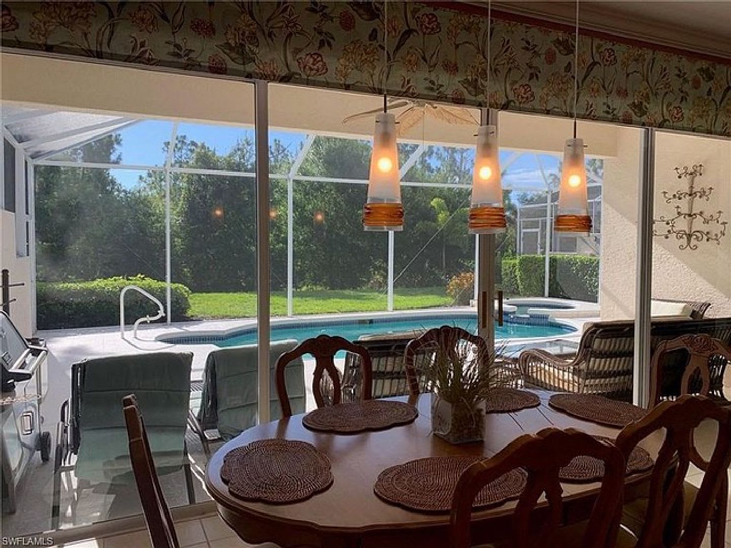 Stunning Pool And Spa Home In Glen Eden On The Lakes Annual Or Seasonal Rental – photo 1